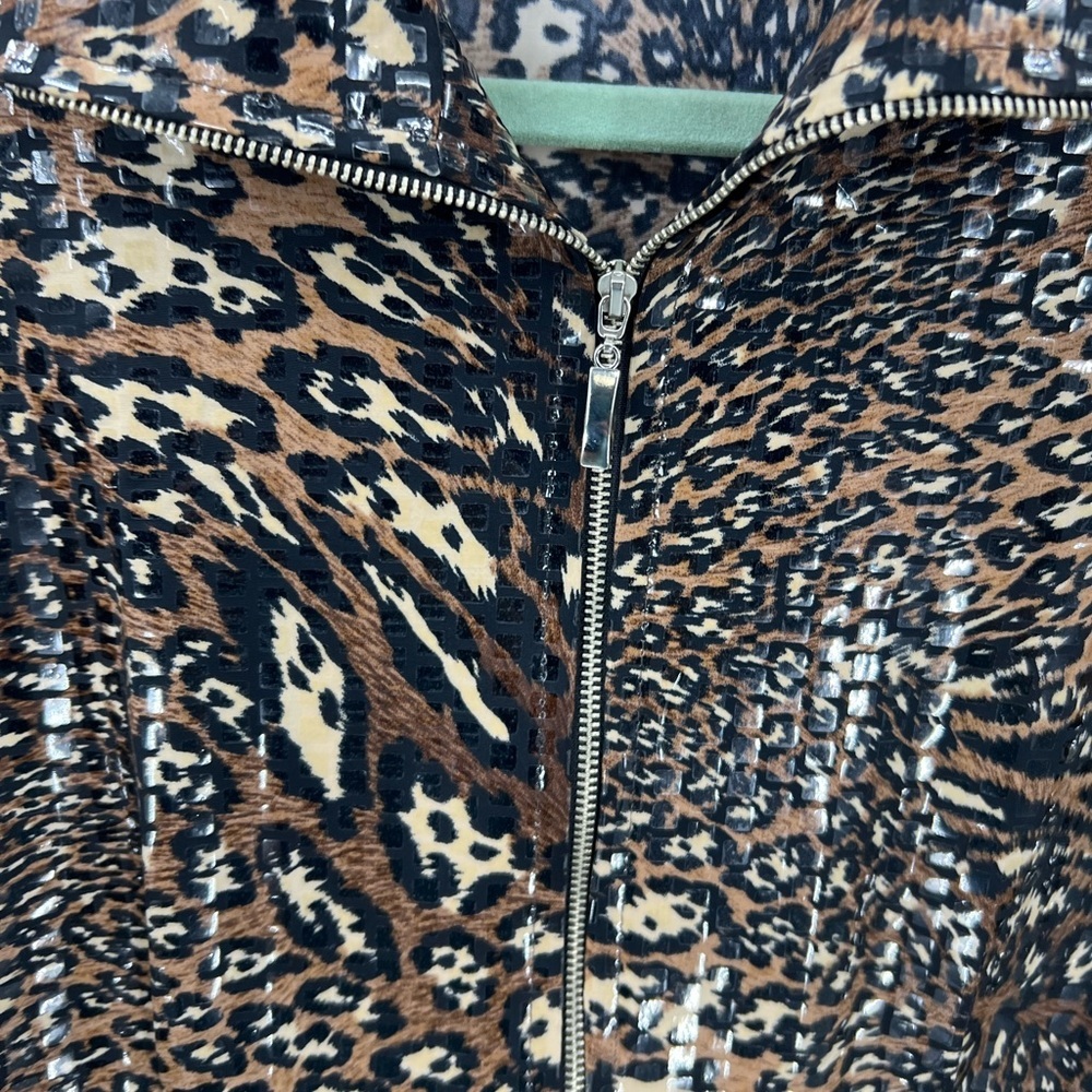 Exclusively Misook Leopard Print, Sequent Zip Fro… - image 7